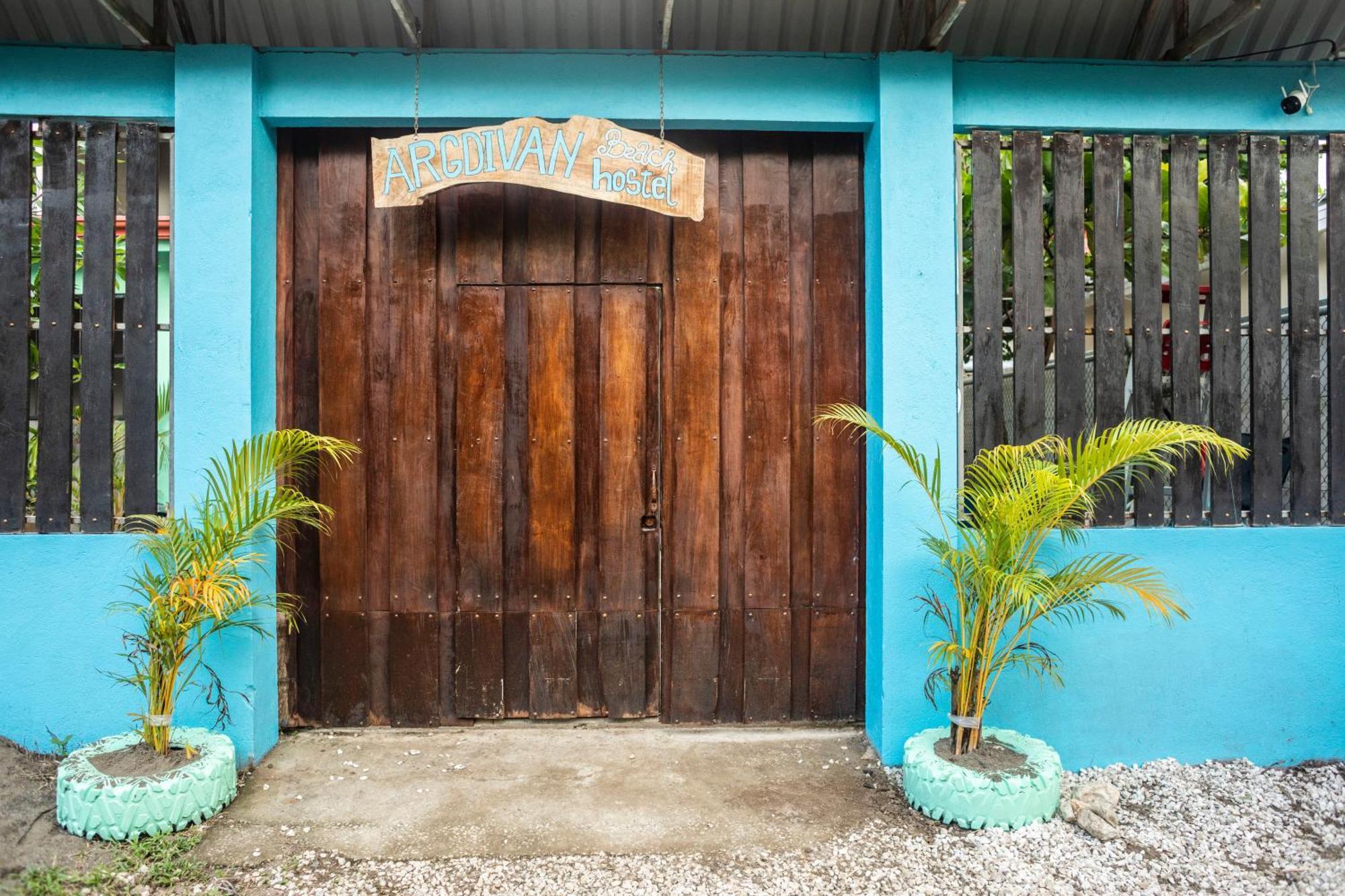 Argdivan Beach Hostel Sámara 외부 사진